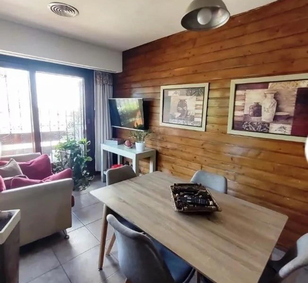 VENTA CASA 6 AMBIENTES CON PILETA,JARDIN Y TRES COCHERAS - LOMAS DEL MIRADOR — foto 8