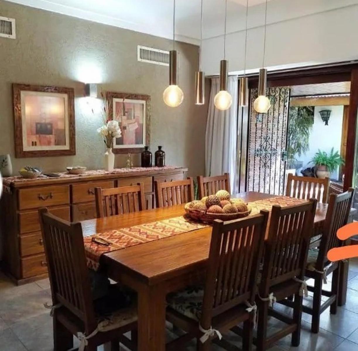 VENTA CASA 6 AMBIENTES CON PILETA,JARDIN Y TRES COCHERAS - LOMAS DEL MIRADOR — foto 15