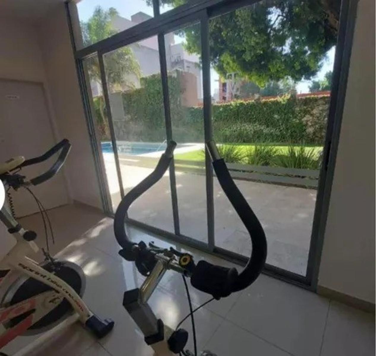 Departamento 2 ambientes de categoria con pileta y balcon Moron — foto 9