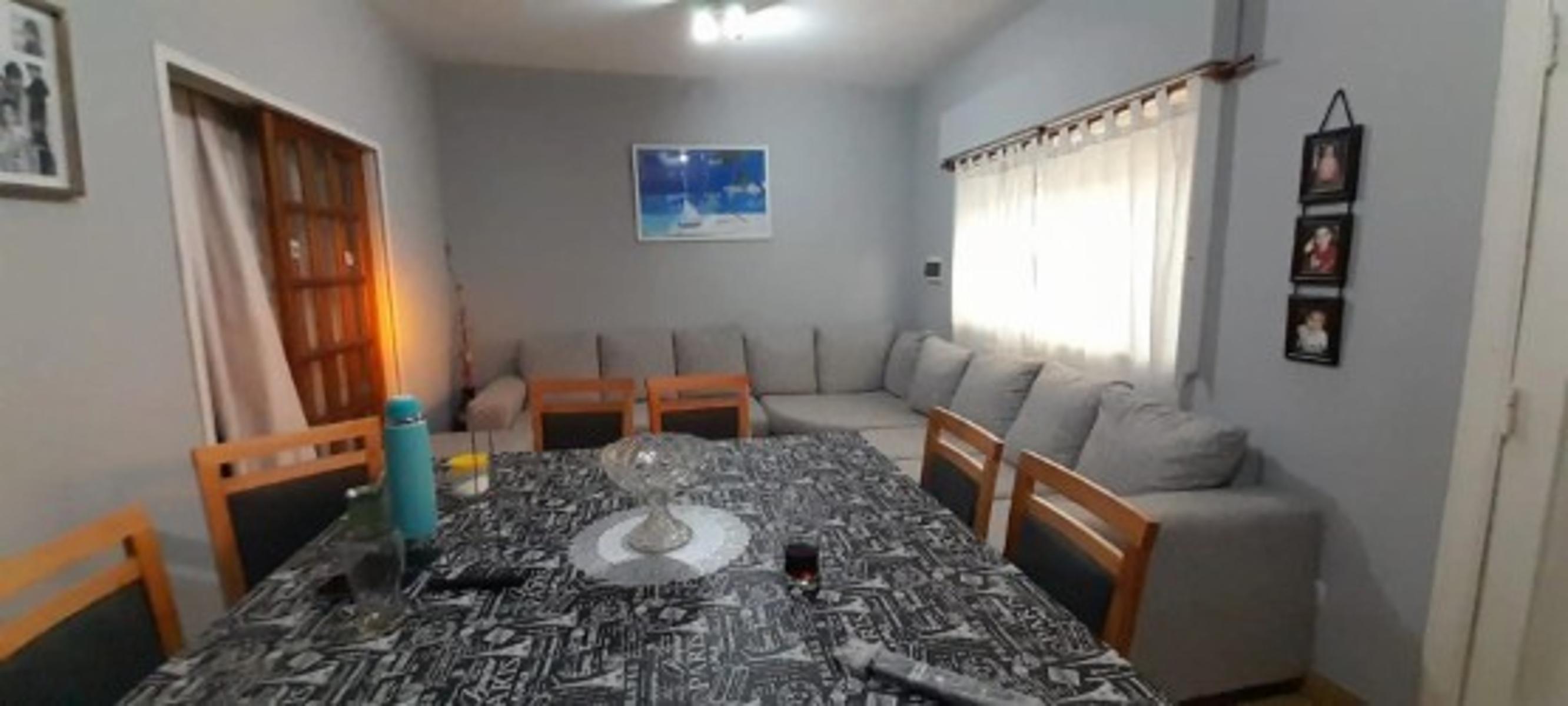 CASA 3 AMBIENTES MAS DEPTO y COCHERAS — foto 2