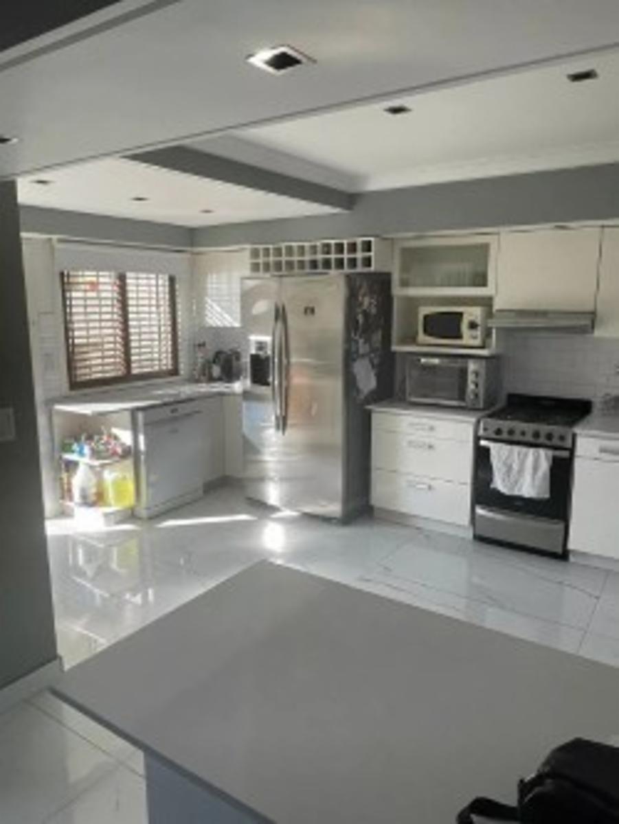 CASA 6 AMBIENTES CON PILETA CLIMATIZADA Y COCHERA RAMOS MEJIA — foto 2