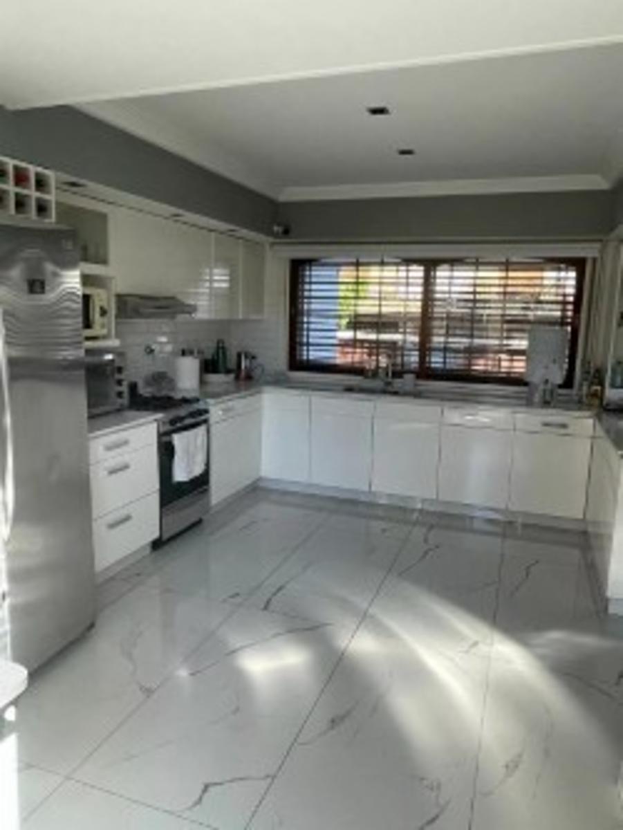 CASA 6 AMBIENTES CON PILETA CLIMATIZADA Y COCHERA RAMOS MEJIA — foto 5
