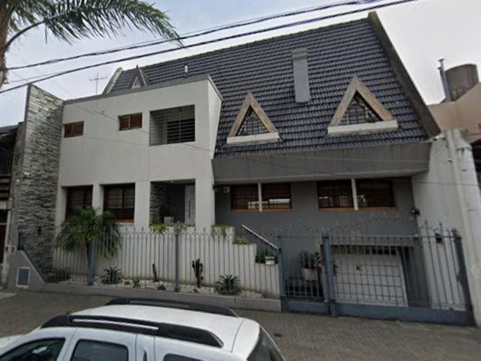 CASA 6 AMBIENTES CON PILETA CLIMATIZADA Y COCHERA RAMOS MEJIA — foto 10