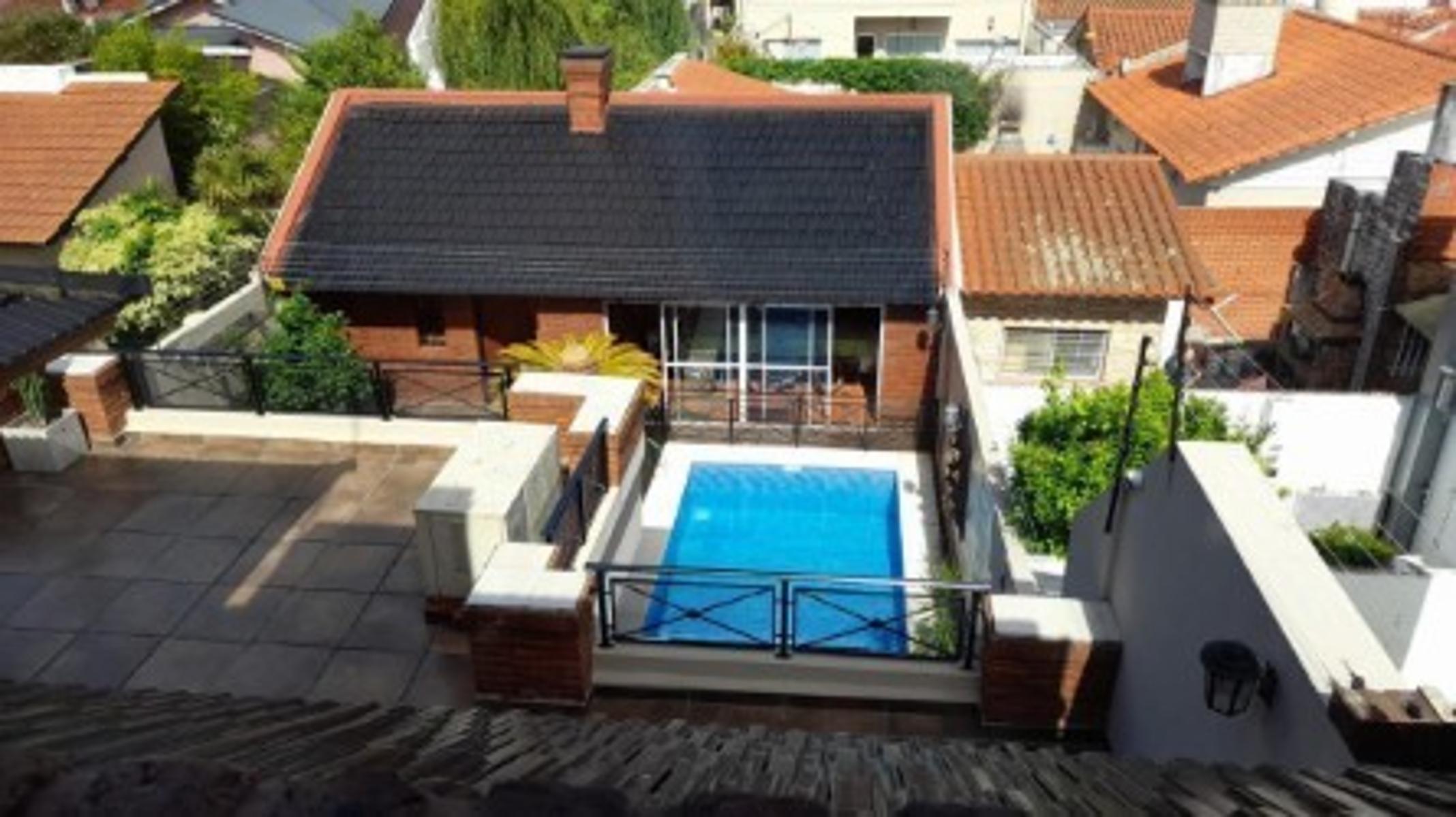 VENTA CASA 5 AMBIENTES CON PILETA PARQUE Y COCHERA — foto 2