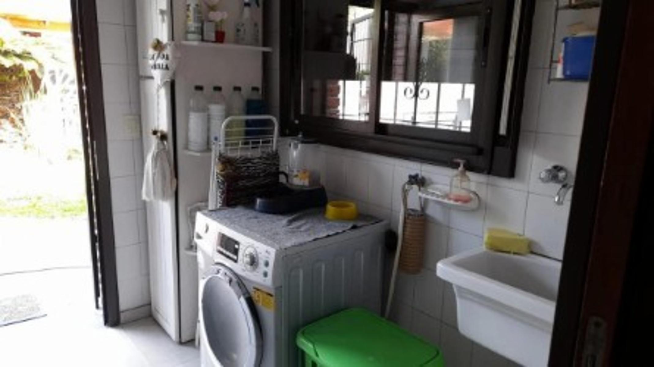VENTA CASA 5 AMBIENTES CON PILETA PARQUE Y COCHERA — foto 9