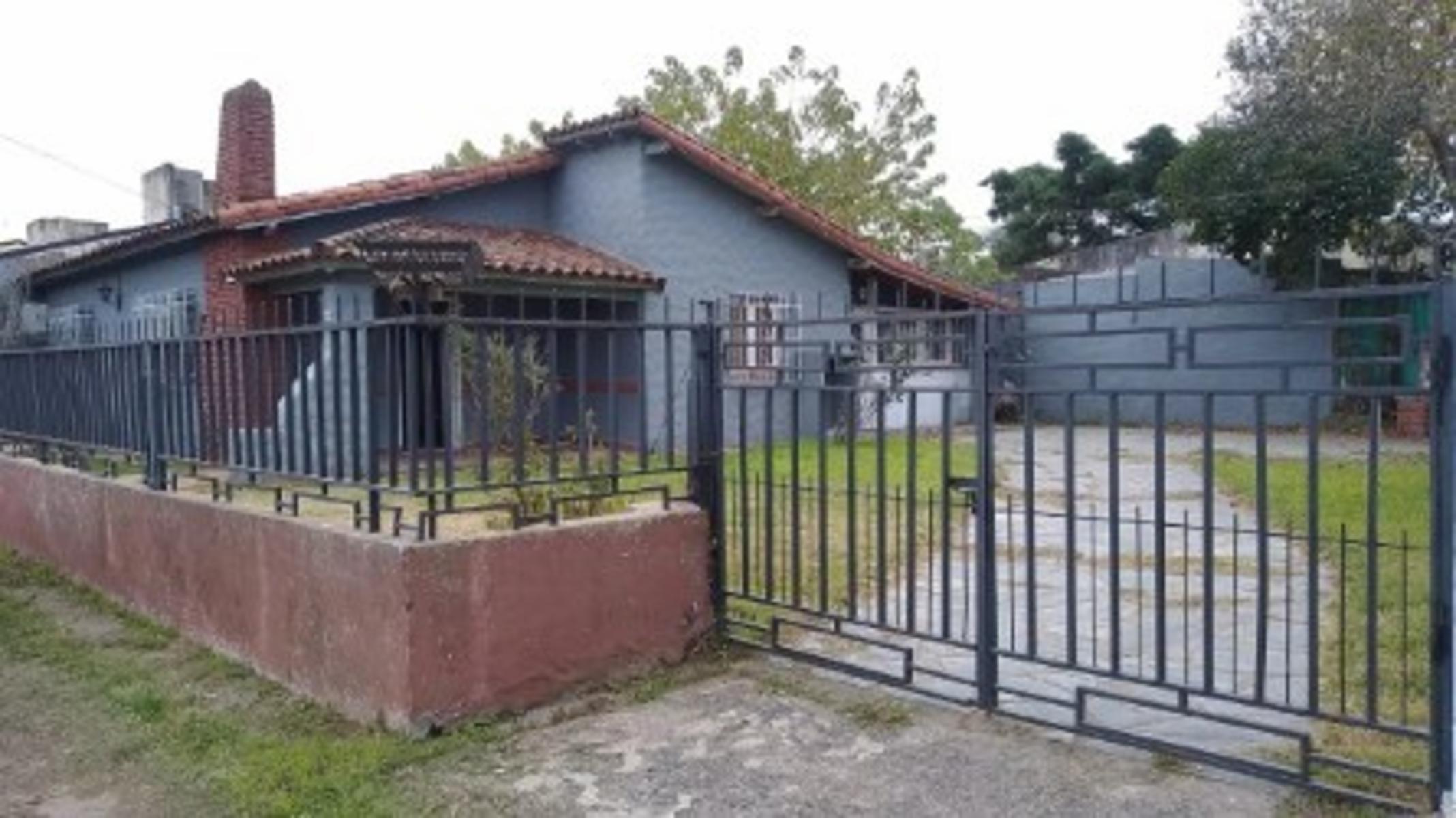 VENTA CASA 4 AMBIENTES- CLUB DE CAMPO EL NACIONAL