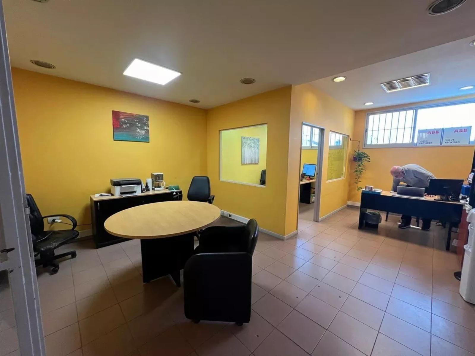 VENTA GALPON COMERCIAL CON DEPOSITO Y OFICINA - CASTELAR — foto 3