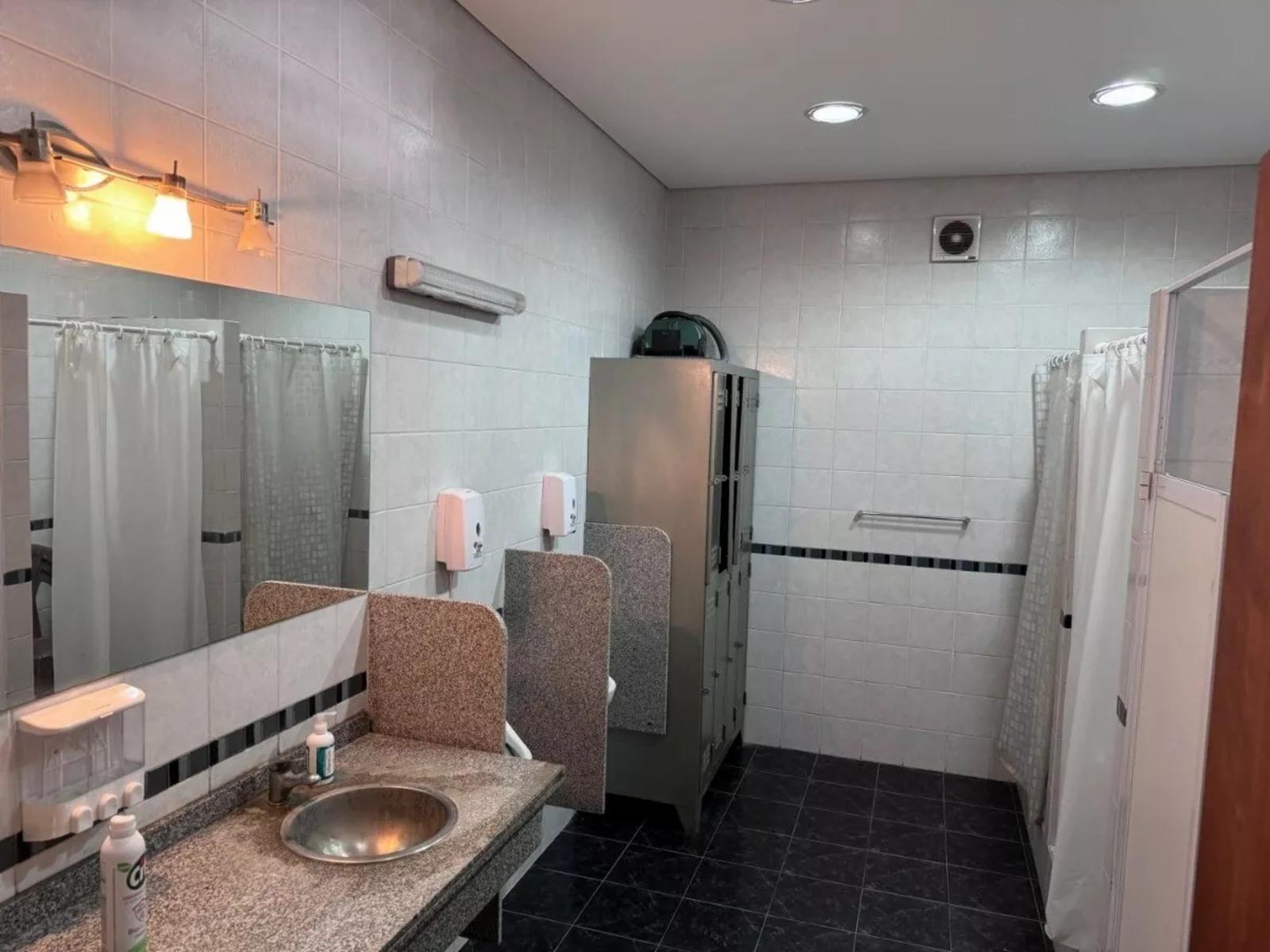 VENTA GALPON COMERCIAL CON DEPOSITO Y OFICINA - CASTELAR — foto 11