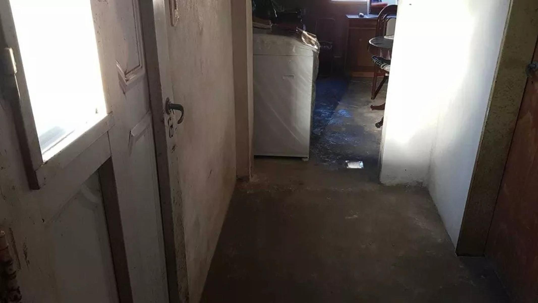 CASA 2 AMBIENTES AMPLIOS A REFRACCIONAR CON PATIO Y COCHERA CASTELAR SUR — foto 8