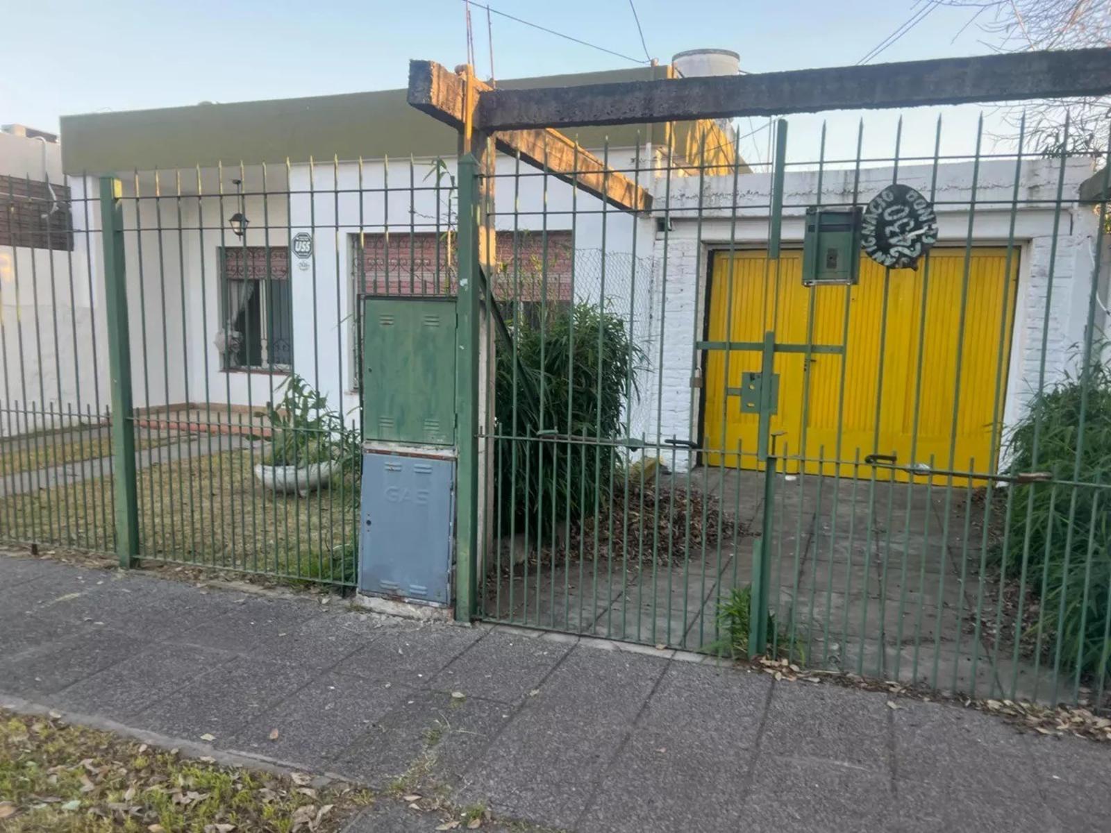 VENTA DOS CASAS IDEAL DOS FAMILIAS/CONSTRUCTOR - ITUZAINGO — foto 2