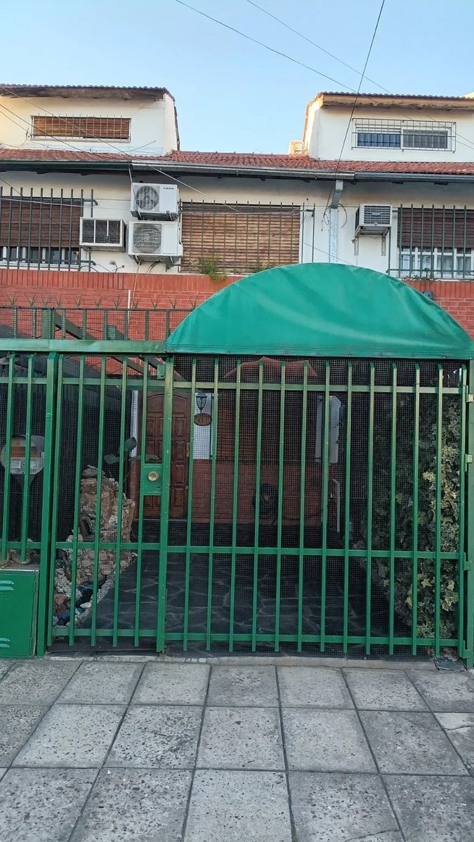 VENTA DUPLEX 3 AMBIENTES CON PATIO Y COCHERA LOMAS DEL MIRADOR - 23