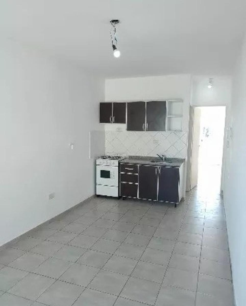 VENTA DEPARTAMENTO 2 AMBIENTES CON BALCON - RAMOS MEJIA