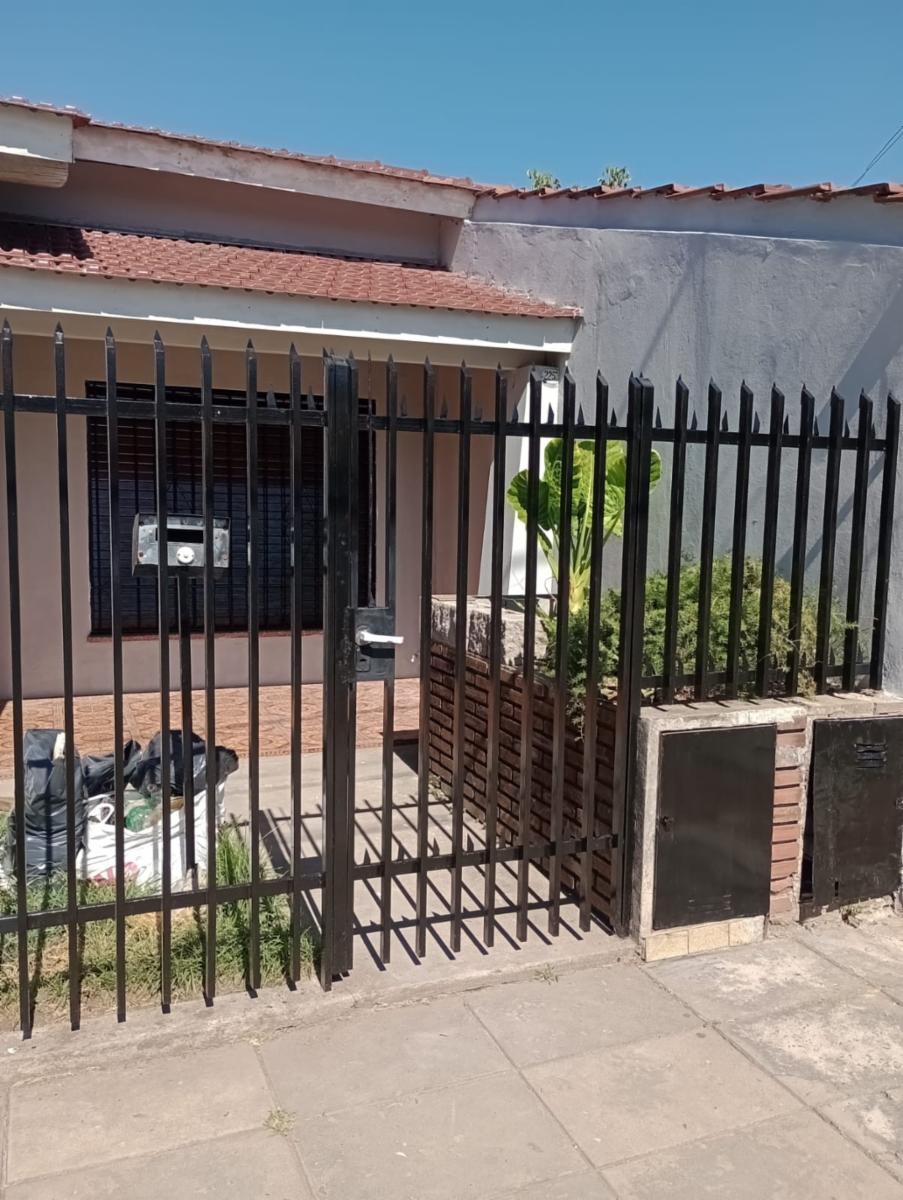 VENTA CASA 3 AMBIENTES RAMOS MEJIA CON PATIO