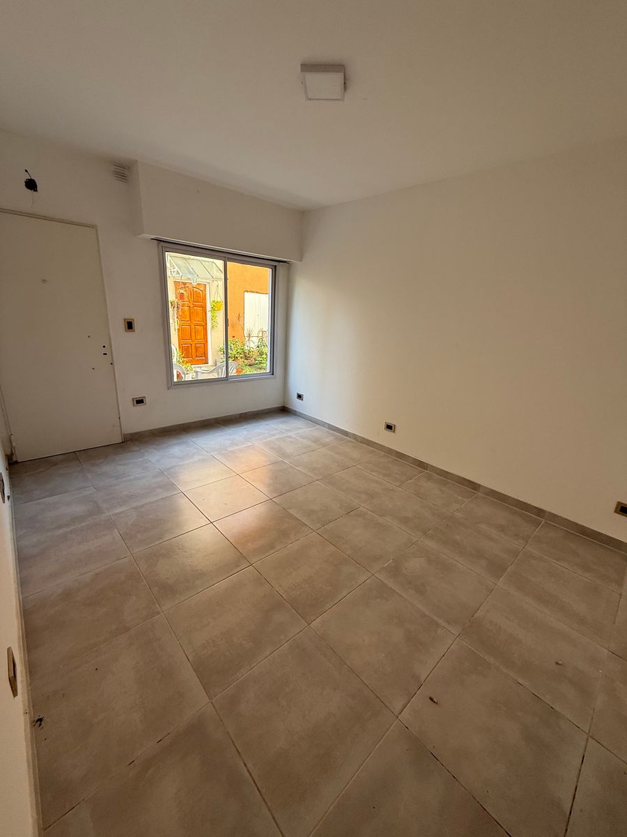 VENTA DUPLEX 3 AMBIENTES CON PATIO RAMOS MEJIA