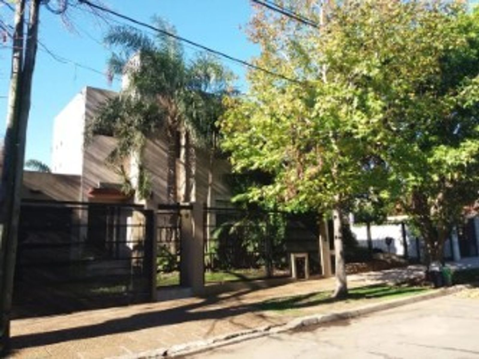 VENTA CHALET 4 AMBIENTES QUINCHO, PILETA Y COCHERA EL PALOMAR — foto 4