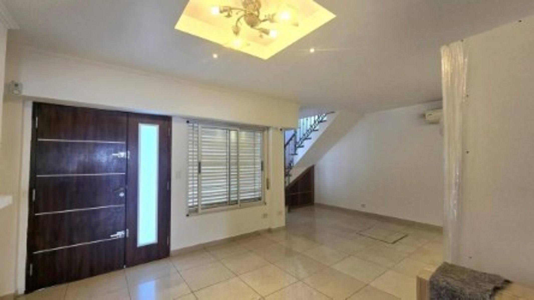 SAN JUSTO VENTA CASA 6 AMBIENTES CON PATIO