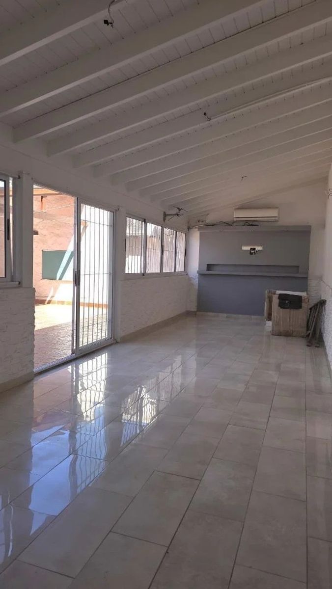 SAN JUSTO VENTA CASA 6 AMBIENTES CON PATIO — foto 3