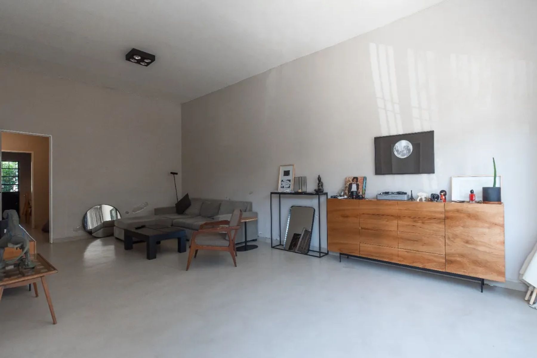 VENTA CASA 5 AMBIENTE CON JARDIN Y COCHERA MORON — foto 2