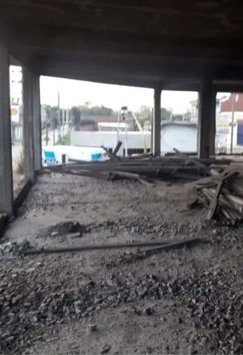 VENTA LOCAL COMERCIAL A TERMINAR VILLA LUZURIAGA — foto 4