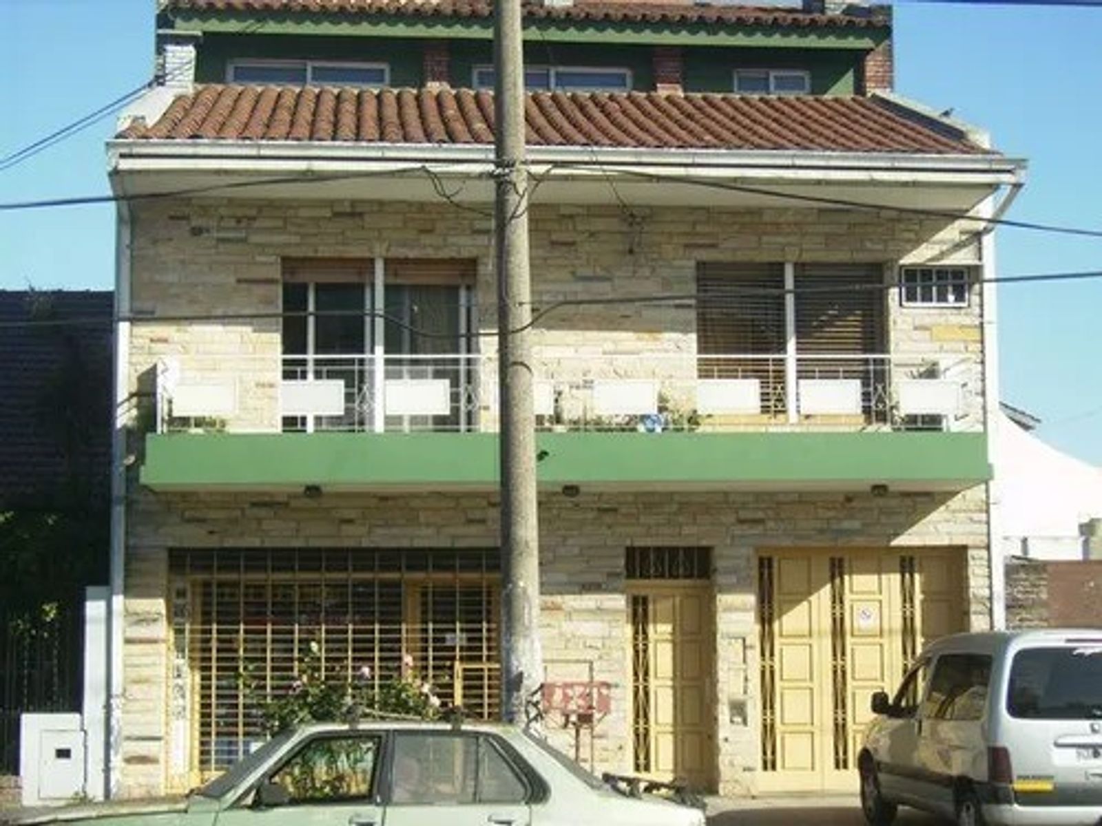 VENTA CASA 7 AMBIENTES EN DOS PLANTAS CON LOCAL SAN JUSTO