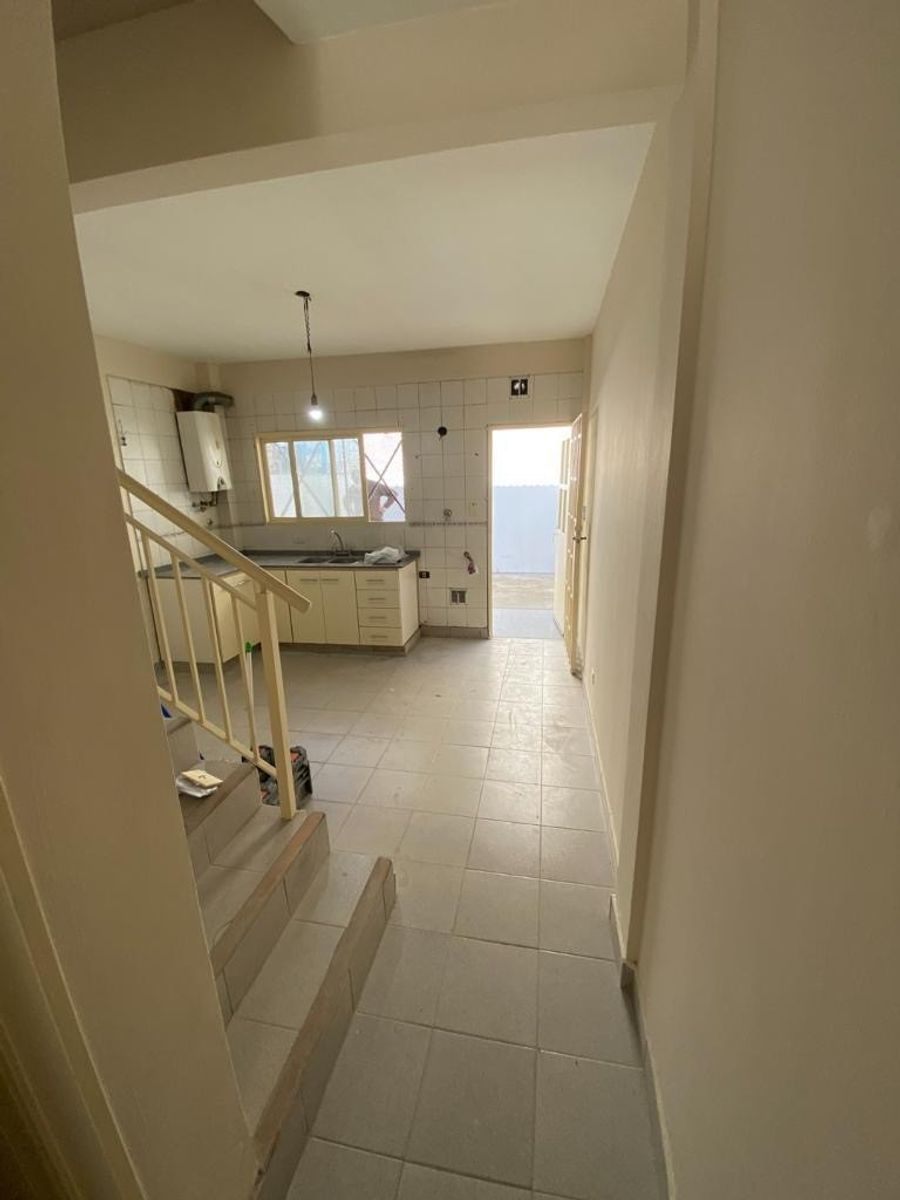 Venta Tablada Duplex al frente 3 ambientes con cochera y patio — foto 4