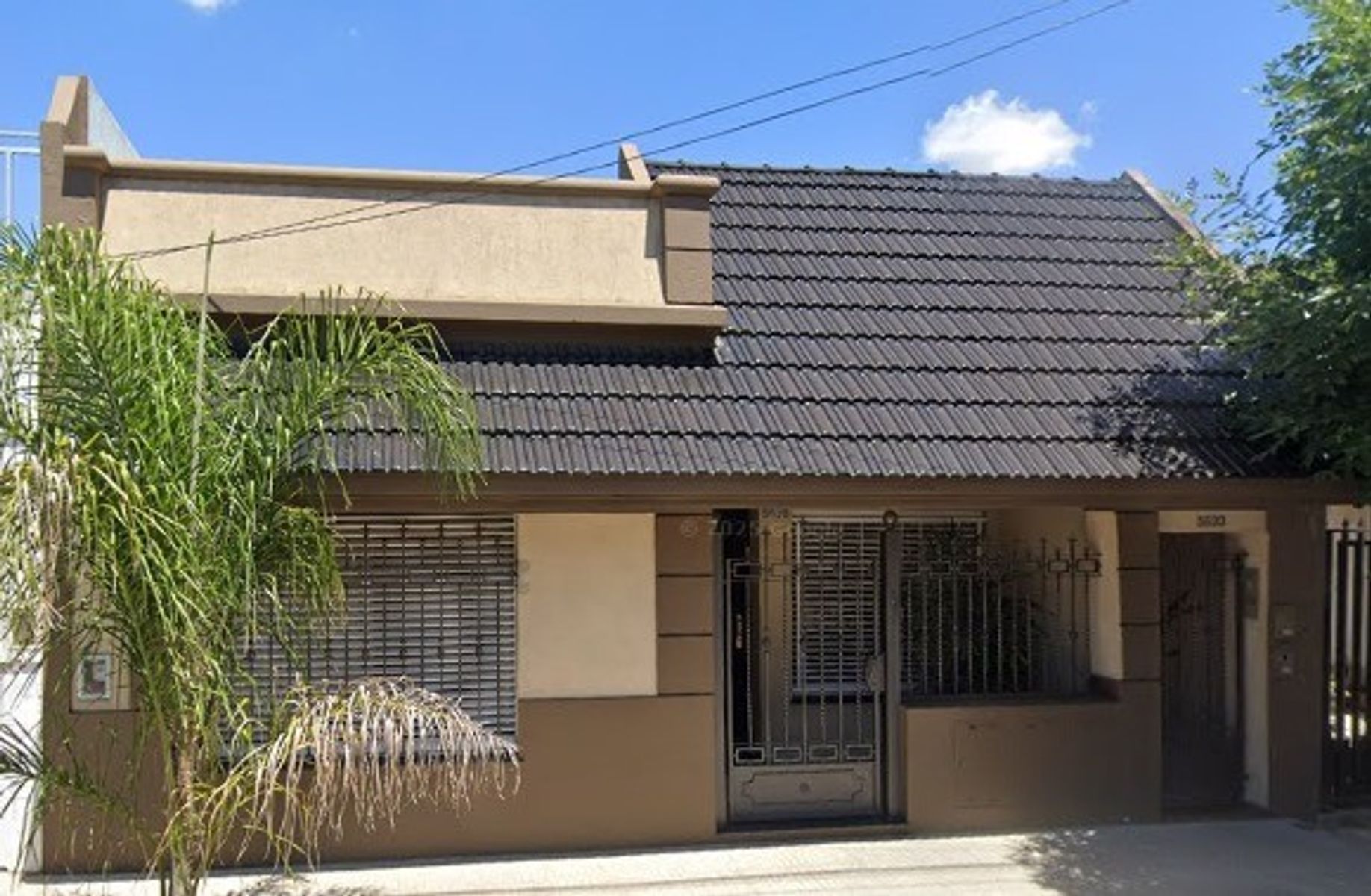 VENTA CASA 4 AMBIENTES CON DOS DEPTOSTABLADA