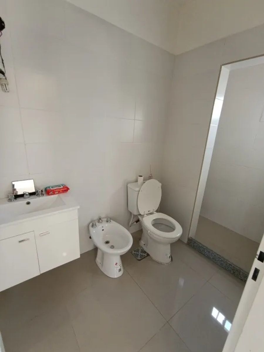 VENTA DEPARTAMENTO 4 AMBIENTES CON PATIO Y TERRAZA — foto 3