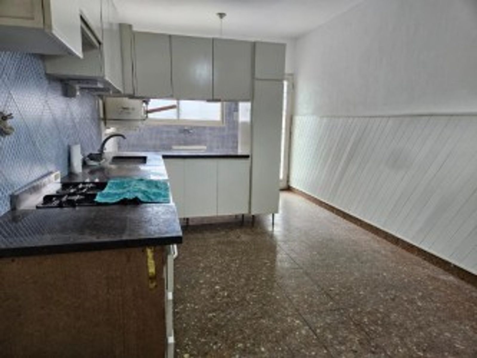 VENTA - CASA 4 AMBIENTES CON PILETA,JARDIN Y COCHERA ITUZAINGO — foto 4