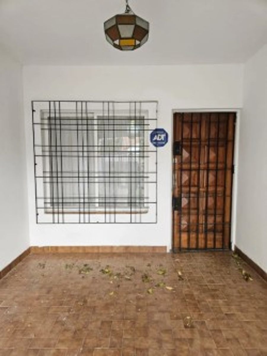 VENTA - CASA 4 AMBIENTES CON PILETA,JARDIN Y COCHERA ITUZAINGO — foto 6