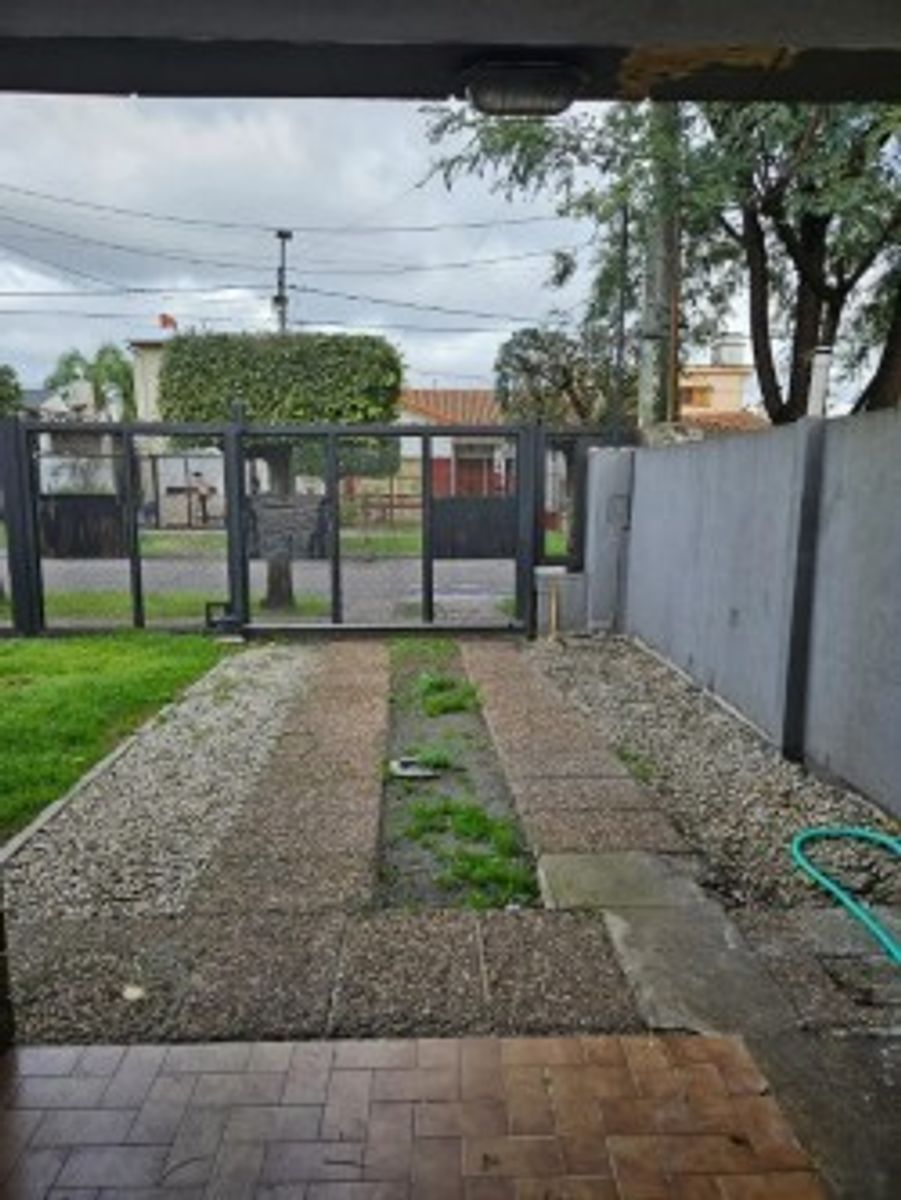 VENTA - CASA 4 AMBIENTES CON PILETA,JARDIN Y COCHERA ITUZAINGO — foto 15