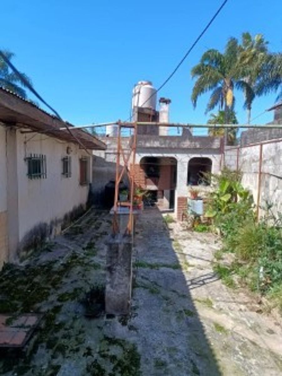 VENTA - CASA 4 AMBIENTES CON PATIO TRASERO Y COCHERA VILLA LUZURIAGA — foto 10