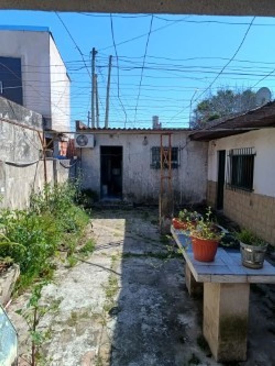 VENTA - CASA 4 AMBIENTES CON PATIO TRASERO Y COCHERA VILLA LUZURIAGA — foto 11