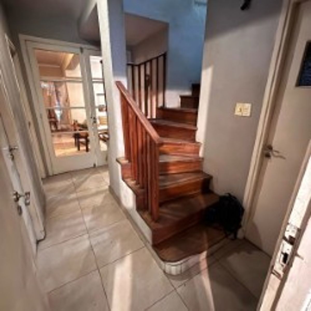VENTA - CHALET 7 AMBIENTES SOBRE LOTE PROPIO CON PATIO Y JARDIN CASTELAR — foto 5