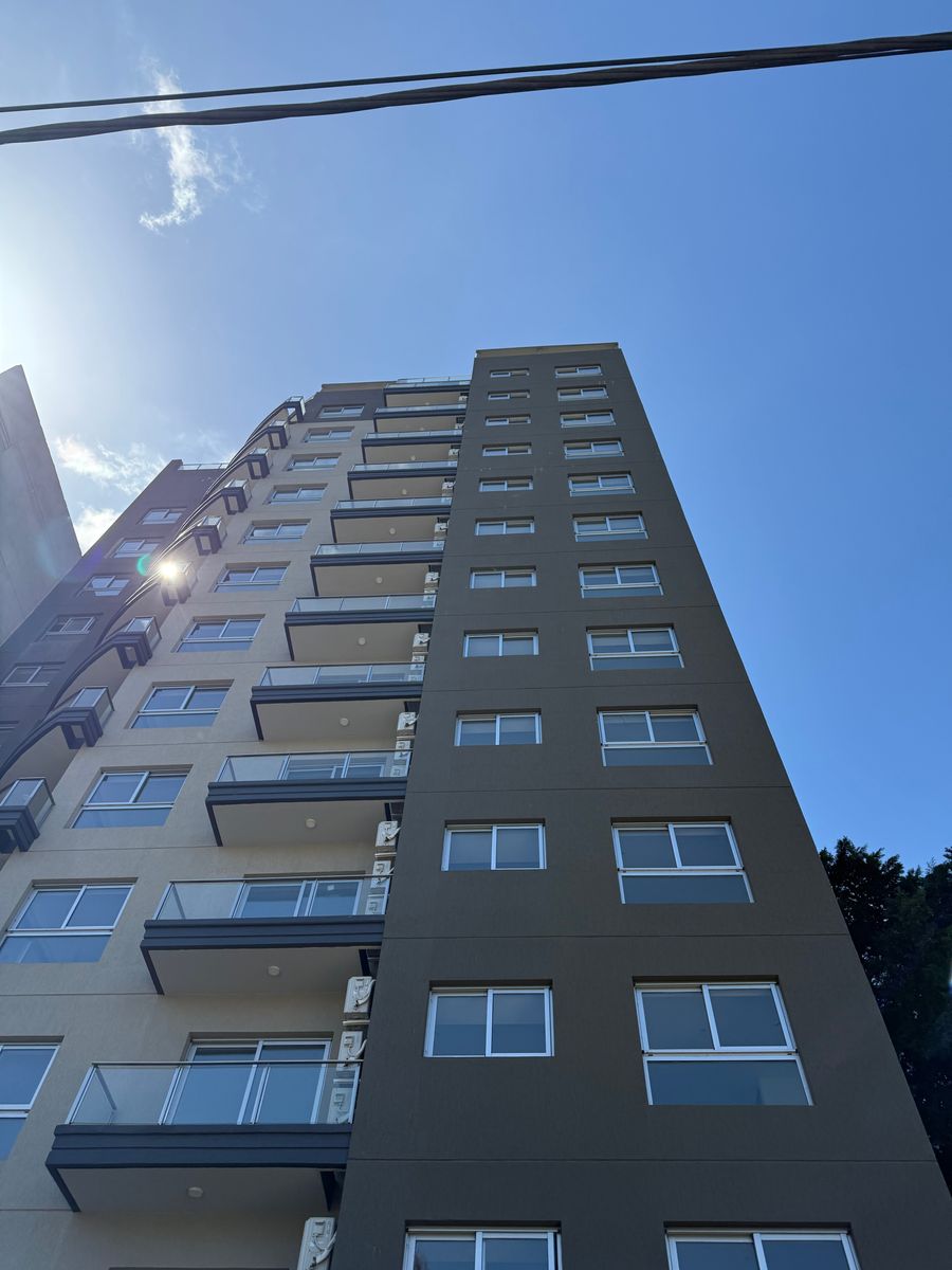 DEPARTAMENTO A ESTRENAR DE DOS AMBIENTES DE CATEGORIA Y CON COCHERA — foto 3