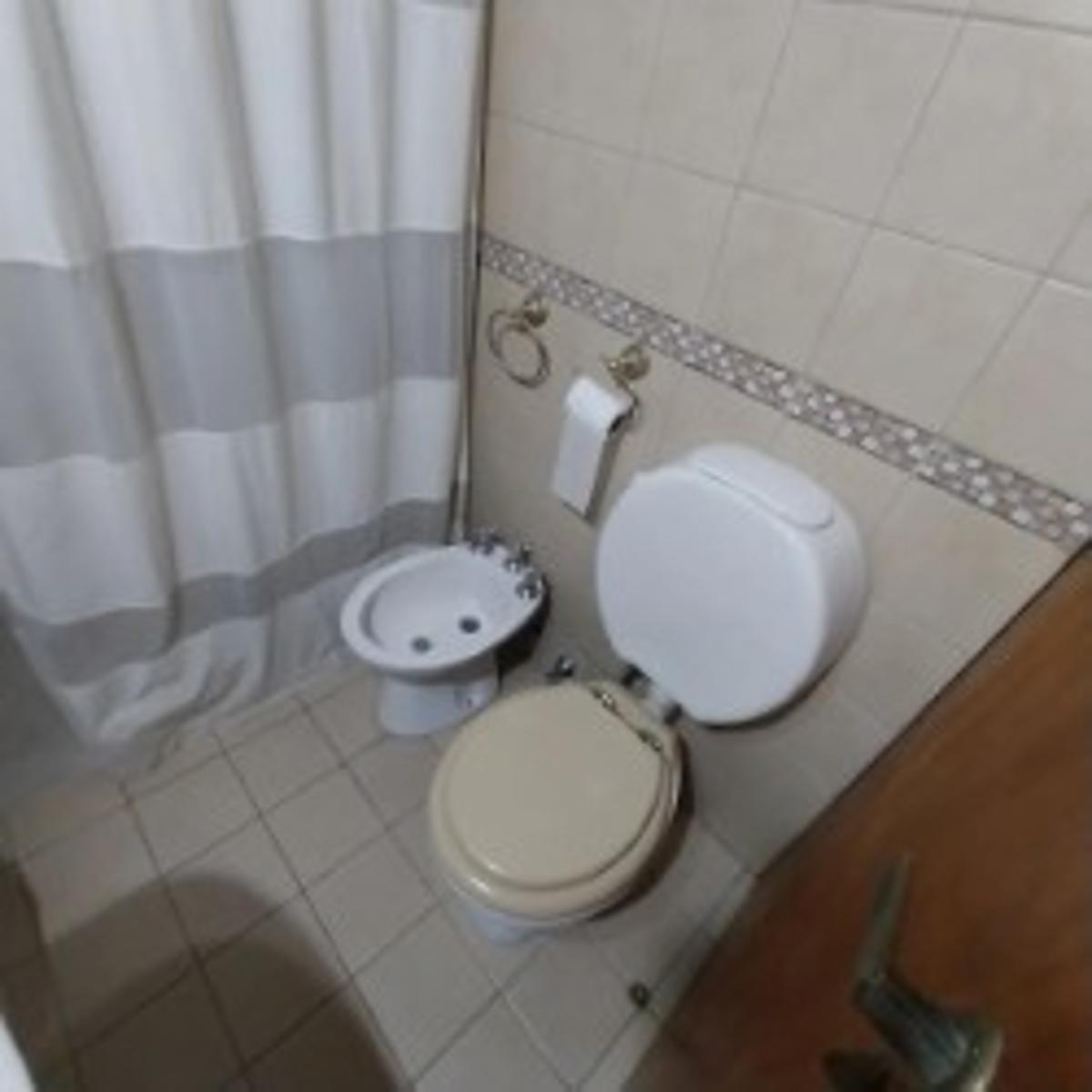 VENTA - CASA 5 AMBIENTES MORENO — foto 2