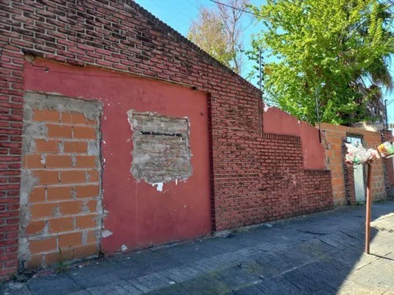 VENTA - LOTE AMPLIO CASTELAR