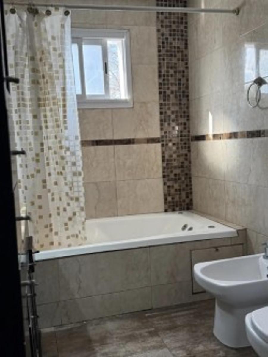 VENTA - CASA 5 AMBIENTES CON TERRAZA Y TRES COCHERAS VILLA SARMIENTO — foto 9