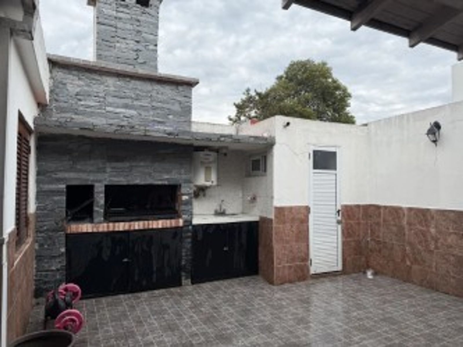 VENTA - CASA 5 AMBIENTES CON TERRAZA Y TRES COCHERAS VILLA SARMIENTO — foto 12