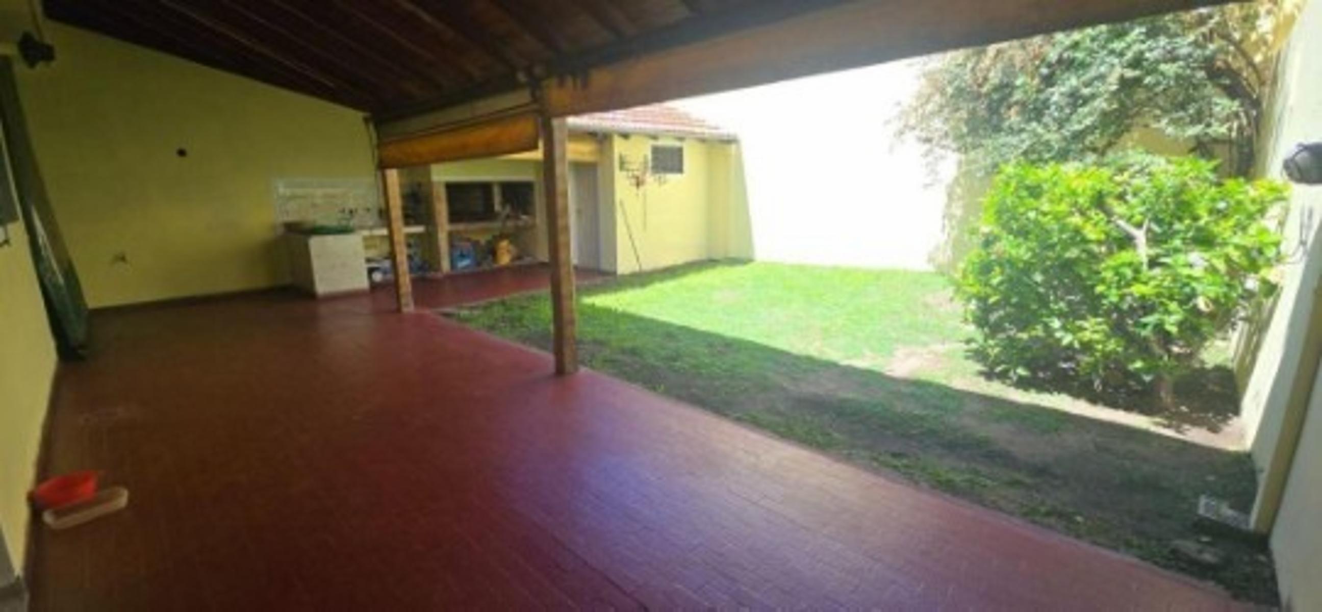 VENTA - CHALET 5 AMBIENTES FONDO LIBRE Y COCHERA — foto 9