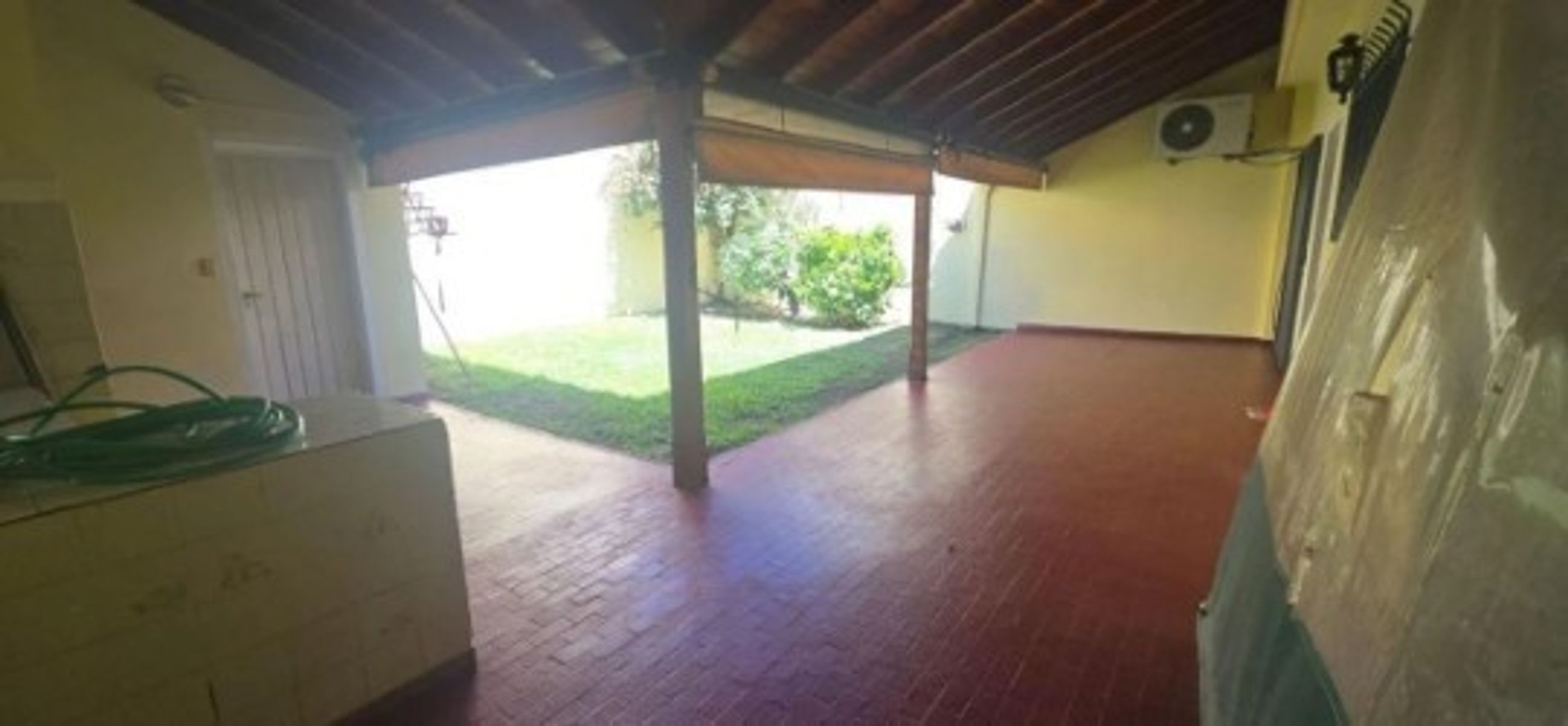 VENTA - CHALET 5 AMBIENTES FONDO LIBRE Y COCHERA — foto 11
