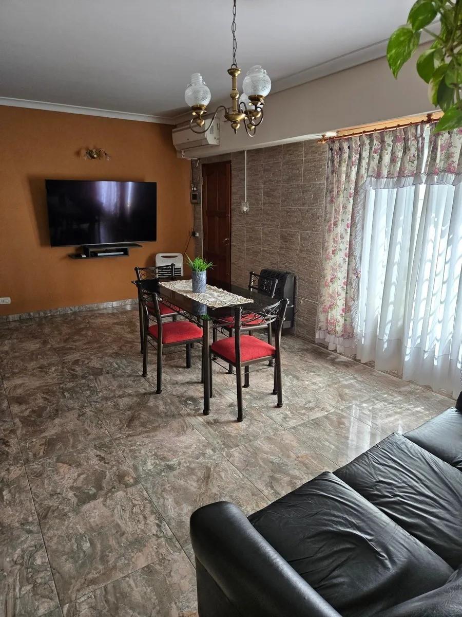 VENTA - CASA 3 AMBIENTES MORON