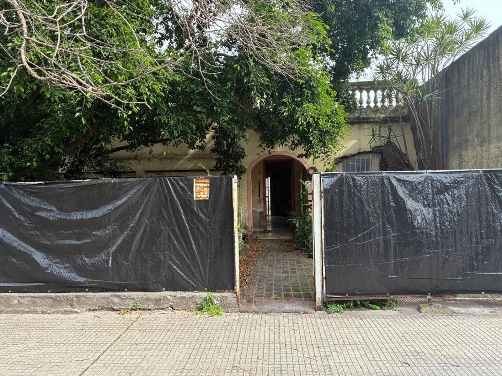 VENTA CASA ANTIGUA A REMODELAR TERRENO LOTE RAMOS MEJIA — foto 4