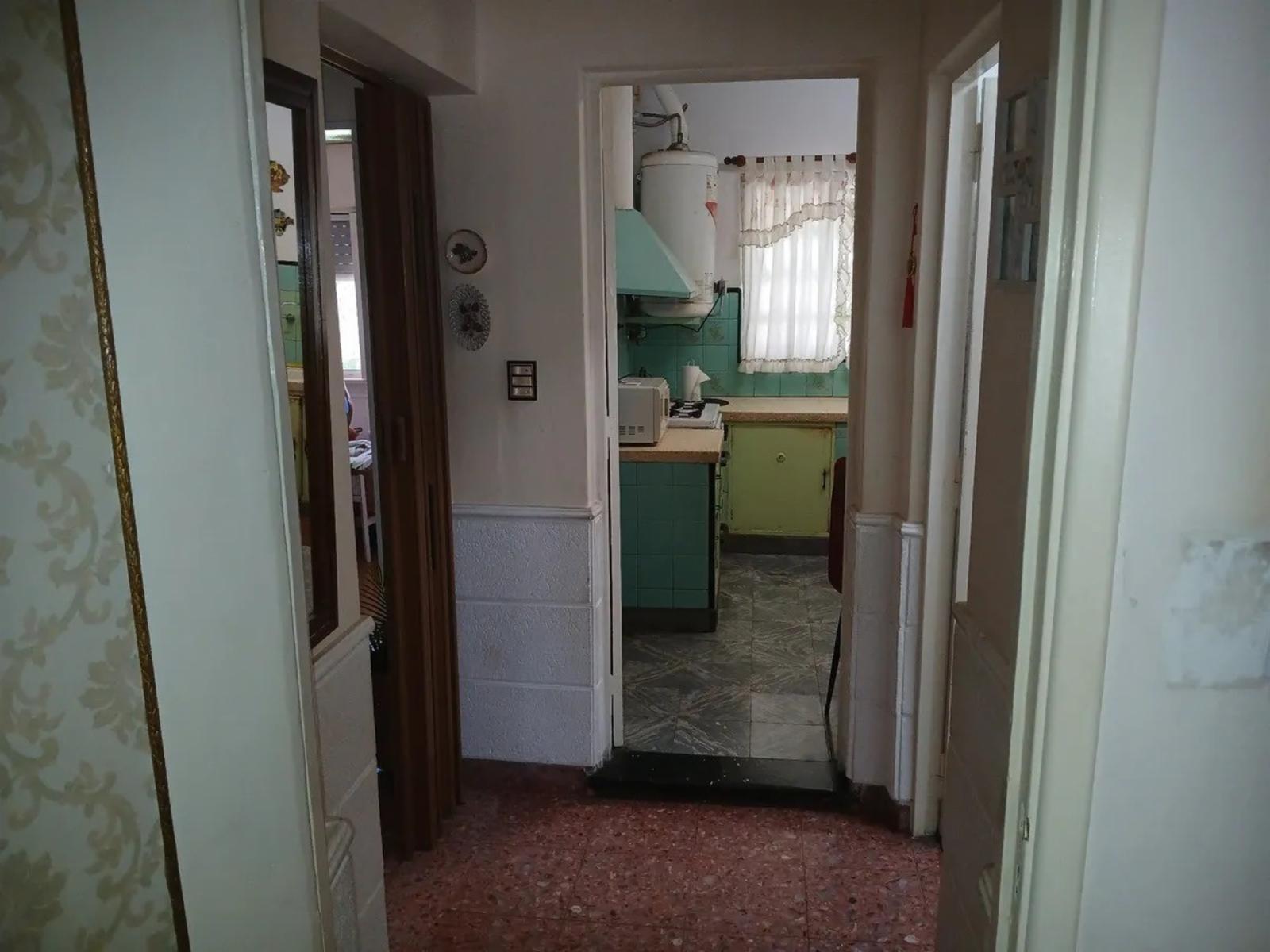 VENTA - CASA 3 AMBIENTES CON DOS COCHERAS MORON — foto 2