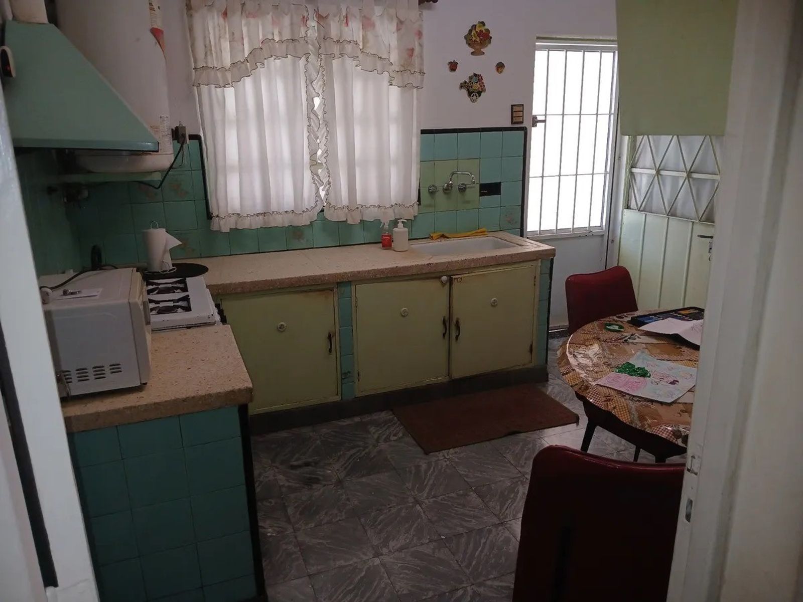 VENTA - CASA 3 AMBIENTES CON DOS COCHERAS MORON — foto 4