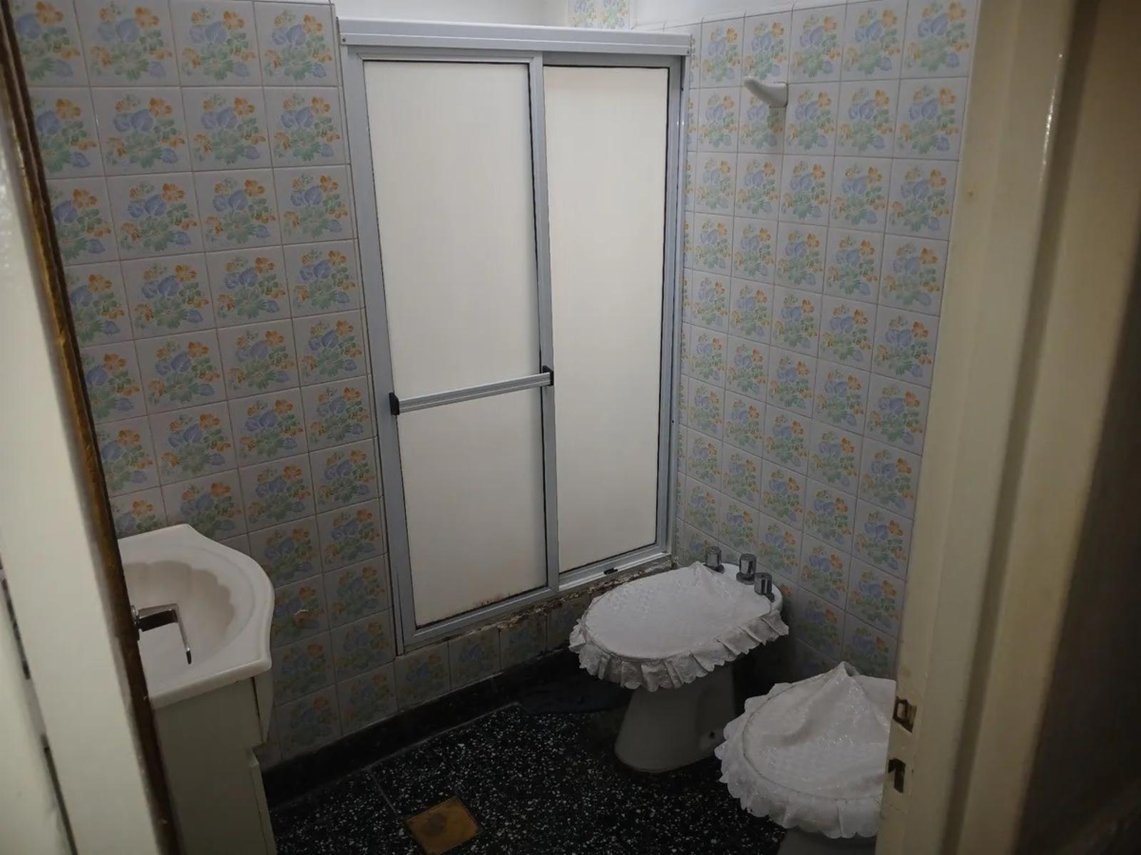 VENTA - CASA 3 AMBIENTES CON DOS COCHERAS MORON — foto 9