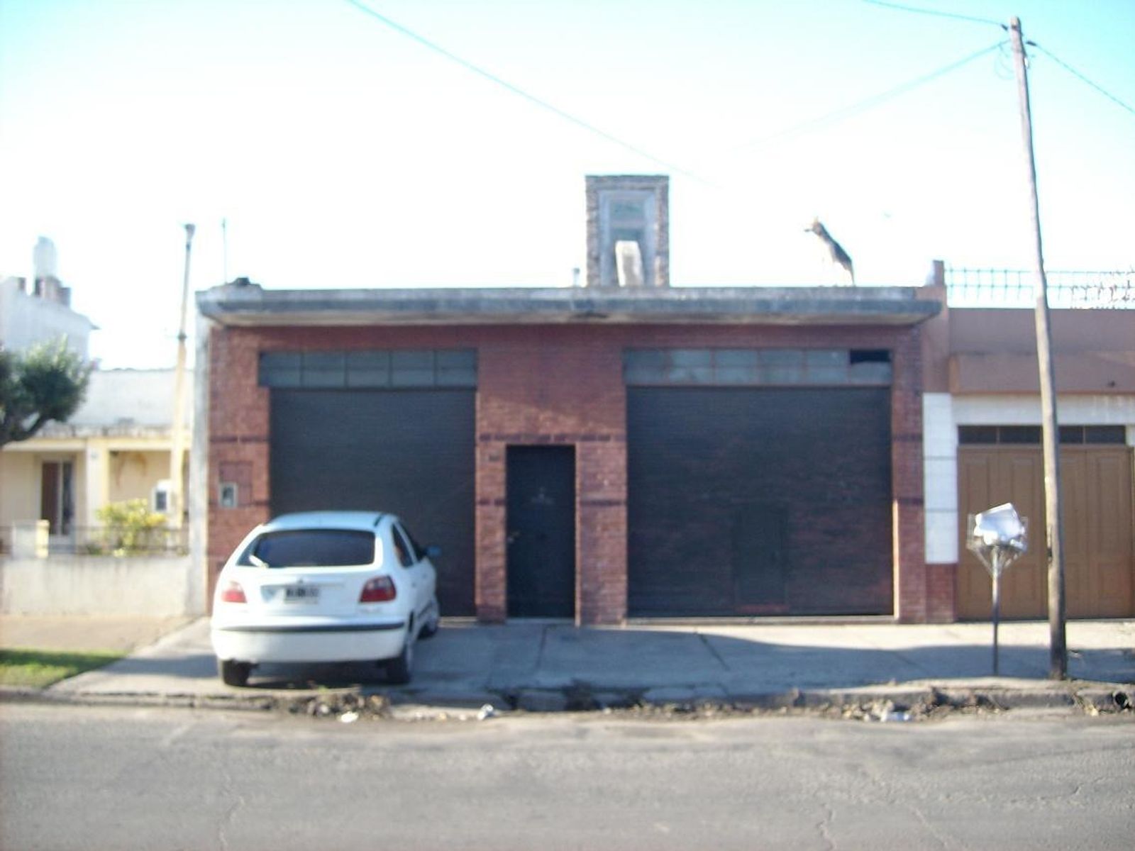 Venta en block casa y dos locales San Justo