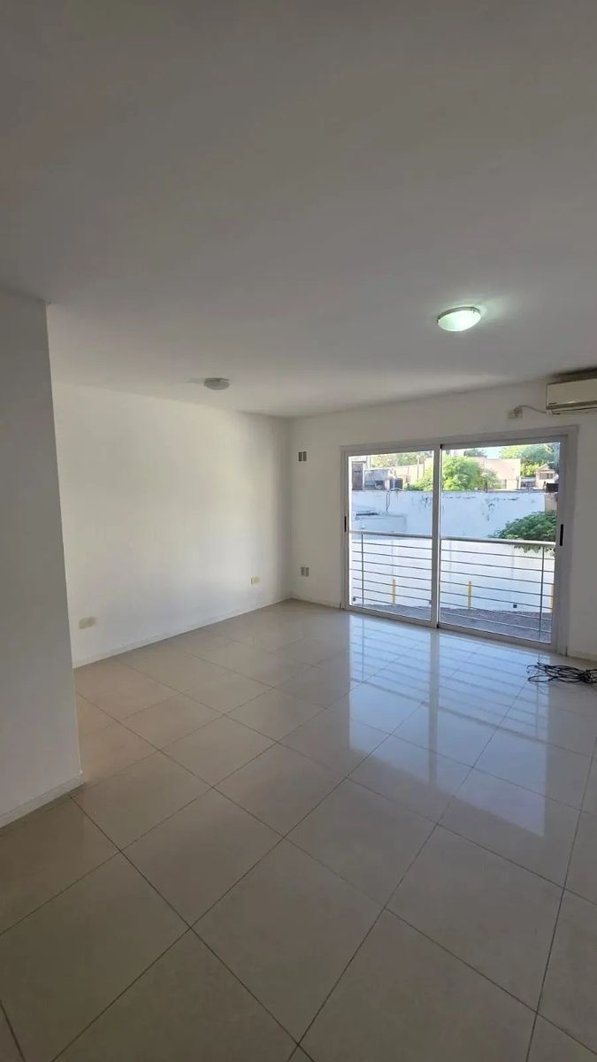 VENTA DEPARTAMENTO MONOAMBIENTE CON COCHERA CASTELAR