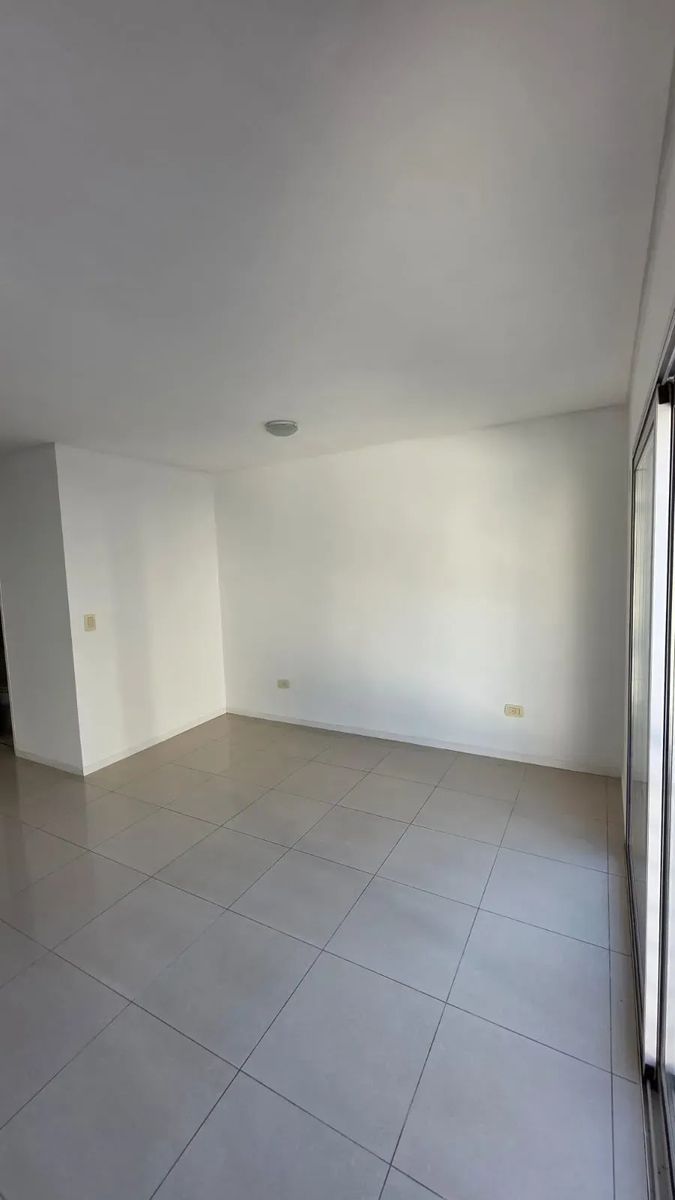 VENTA DEPARTAMENTO MONOAMBIENTE CON COCHERA CASTELAR — foto 3