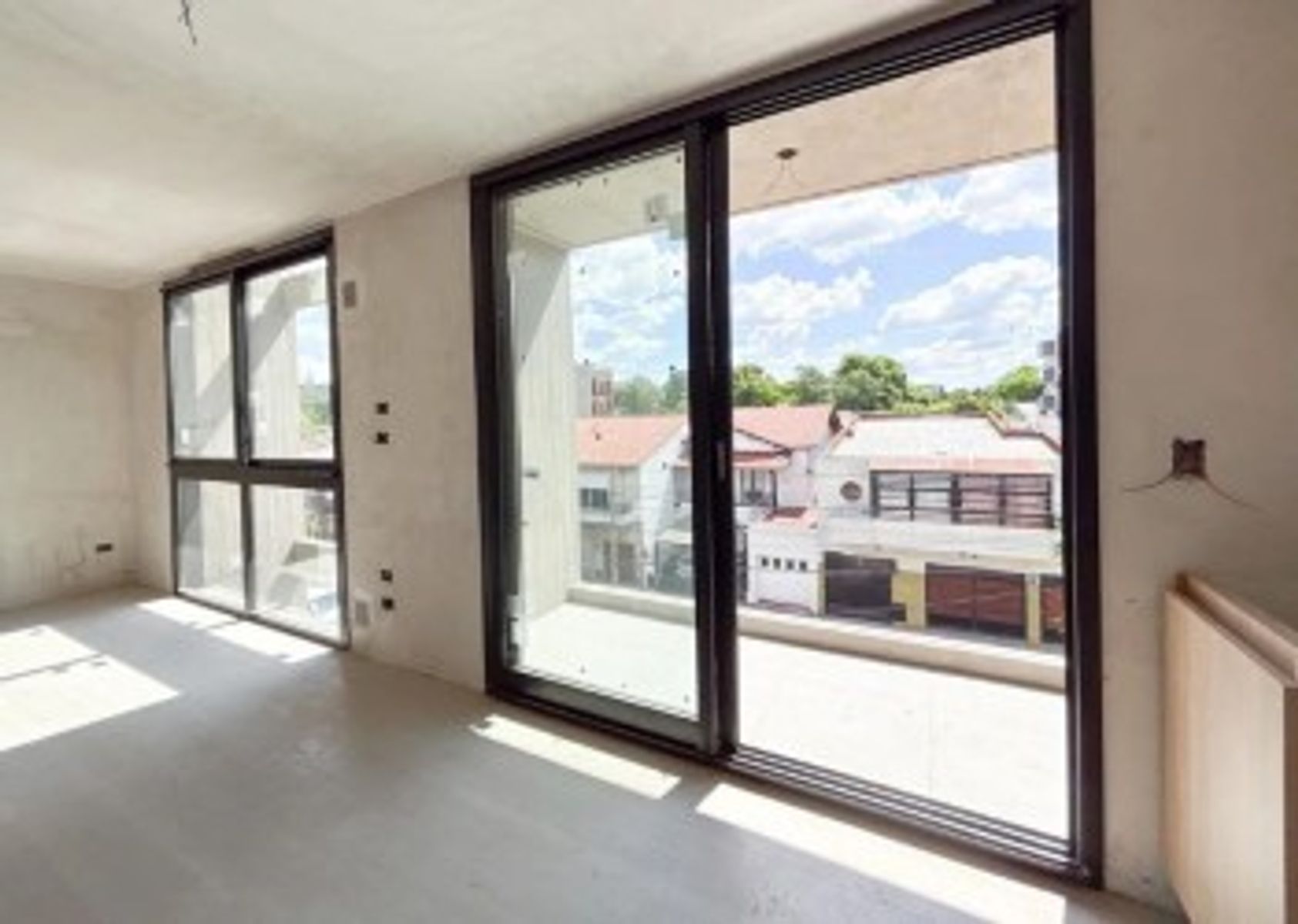 VENTA - DEPARTAMENTO 4 AMBIENTES CON BALCON Y DOS COCHERAS EL PALOMAR — foto 4