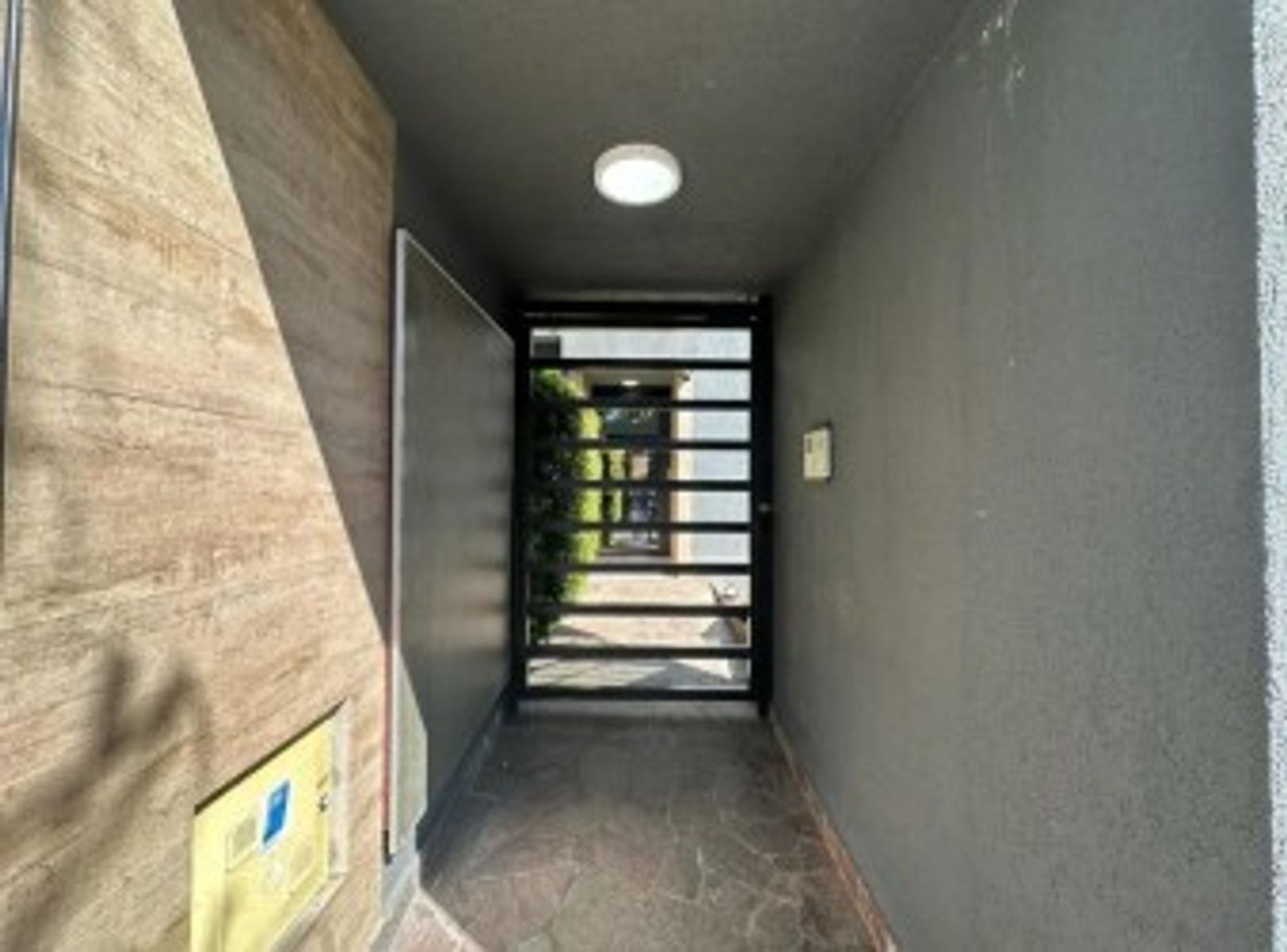VENTA - DEPARTAMENTO MONOAMBIENTE CON PATIO MORON - 2